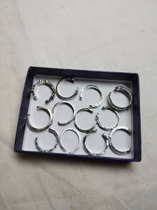 lot 310 image: Rings