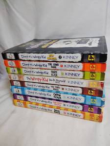 lot 343 image: Diary of a Wimpy Kid Book Lot
