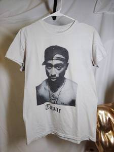 lot 537 image: Tupac Shirt SIZE Small