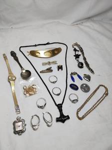 lot 557 image: Fun Lot