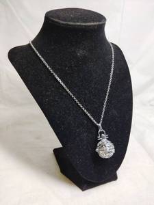 lot 558 image: Cool Unusual Necklace