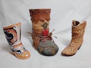 lot 559 image: Cowboy Boots Decor