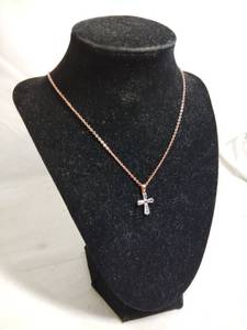 lot 580 image: Cross Necklace