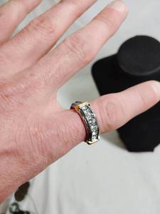 lot 582 image: Pretty Ring