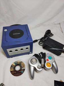 lot 589 image: NINTENDO GAMECUBE, Power Cord and Controller and NFL Street Game UNTESTED