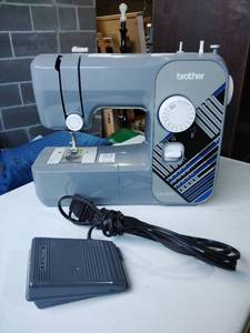 lot 603 image: Electric Sewing Machine with Pedal