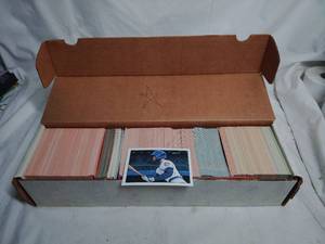 lot 71 image: Box of Baseball Cards