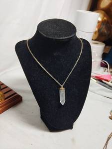 lot 85 image: Cool Quartz Stone Necklace