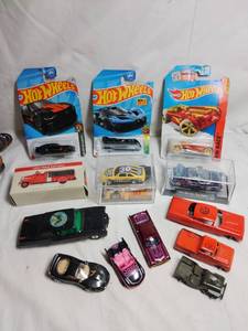 lot 88 image: Lot of Cars