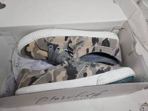 lot 104 image: Womens Size 8.5 Camo Shoes in a Box