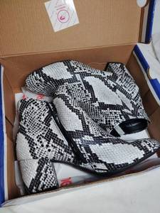 lot 107 image: Womens Size 8.5 Black Snake Heels in a Box