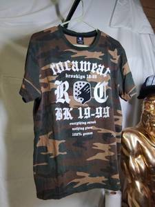 lot 124 image: ROCAWEAR Camo Size Large Mens T Shirt