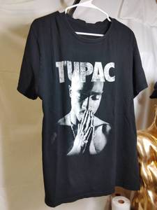 lot 125 image: TUPAC Shirt appears to be a mens size XL no tag