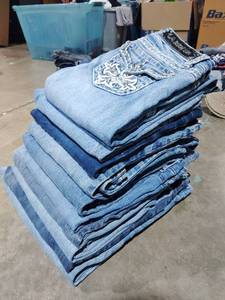 lot 126 image: Lot of 10 Pairs of Denim Jeans
