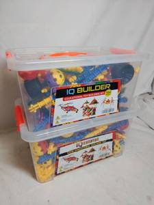 lot 1001 image: IQ BUILDER Toy Sets in Totes