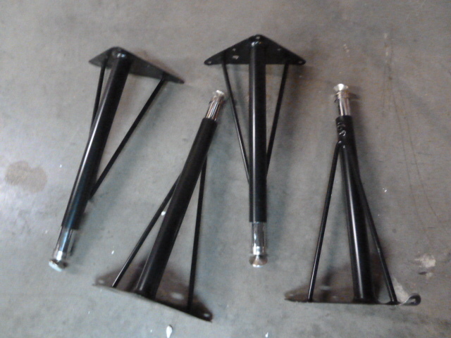lot 111 image: SET OF 4 BLACK METAL TABLE LEGS