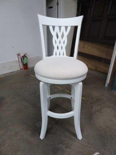 lot 41 image: BRAND NEW SWIVELING BARSTOOL