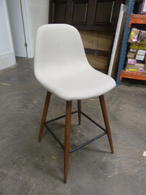 lot 39 image: BRAND NEW MODERN COUNTER HEIGHT CHAIR