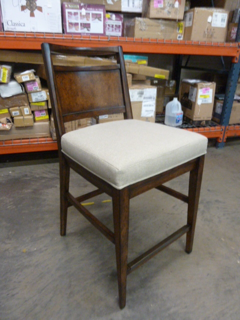 lot 38 image: BRAND NEW COUNTER HEIGHT CHAIR