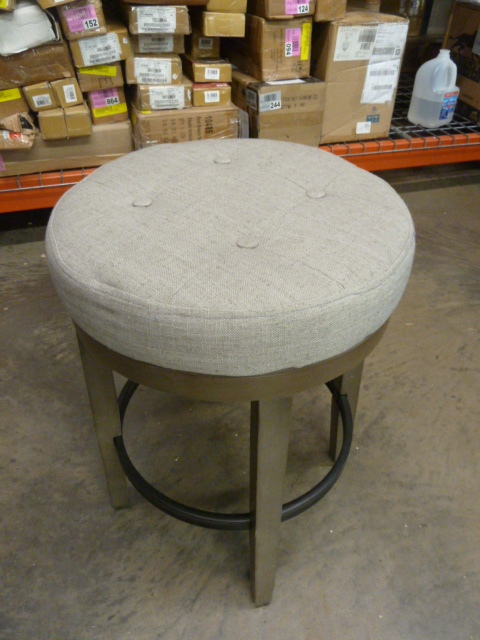 lot 36 image: BRAND NEW SWIVELING COUNTER HEIGHT CHAIR