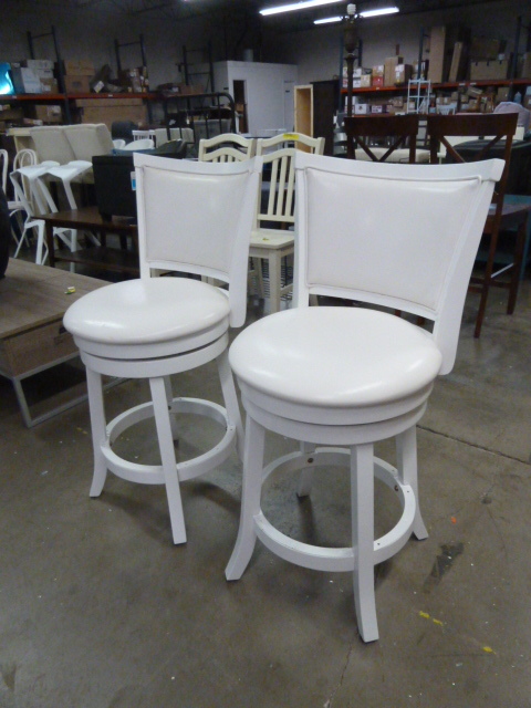 lot 21 image: PAIR OF SWIVELING WHITE COUNTER HEIGHT CHAIRS