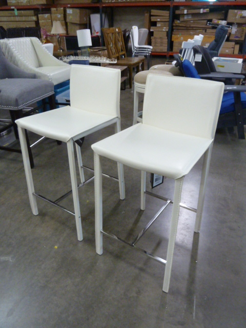lot 14 image: PAIR OF WHITE LEATHER COUNTER HEIGHT CHAIRS