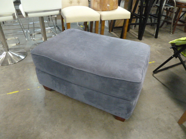 lot 102 image: GREY UPHOLSTERED OTTOMAN
