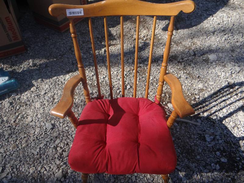 lot 750 image: Childs rocking chair wcushion.