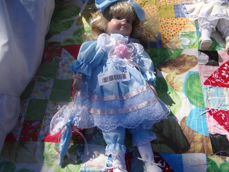 lot 756 image: Vintage porcelain dolls.