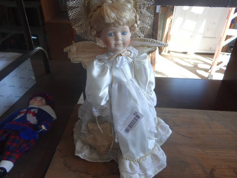 lot 762 image: Large vintage porcelain doll.