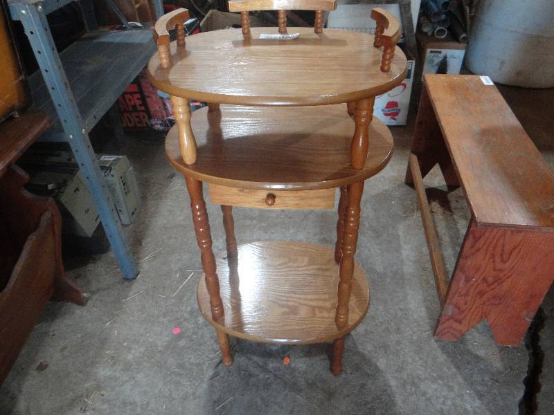 lot 805 image: Oak phone stand.