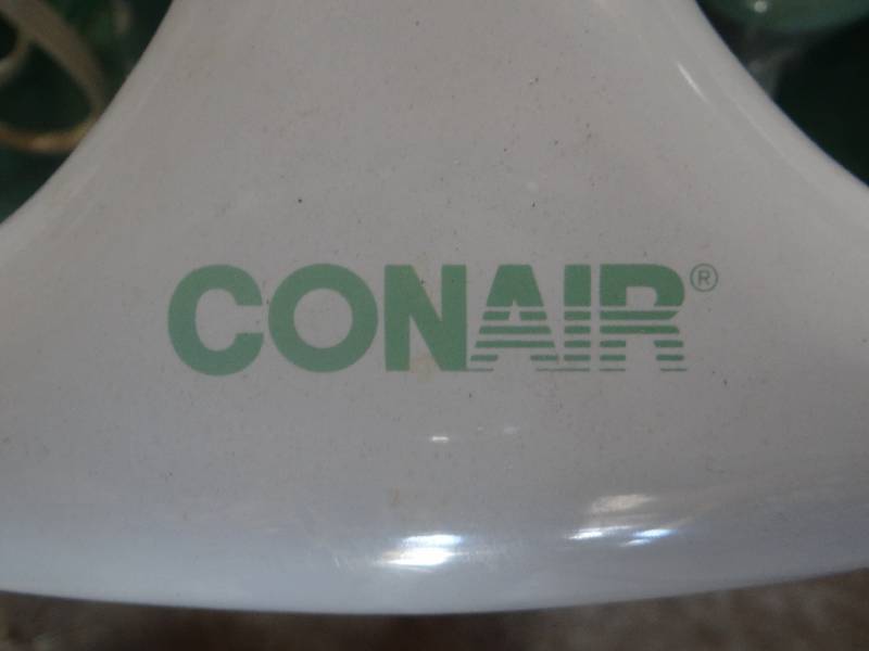 lot 807 image: Conair foot soaker.