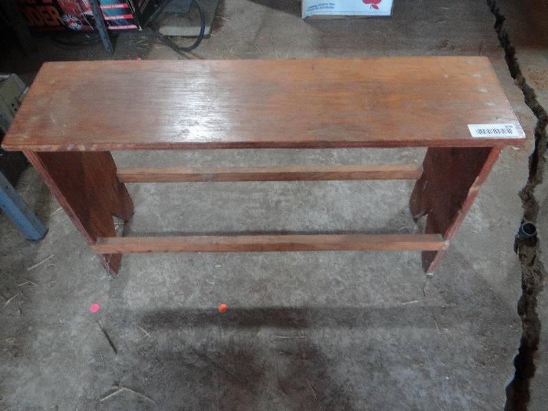 lot 808 image: Small wood bentch 30 x 8 x 16.