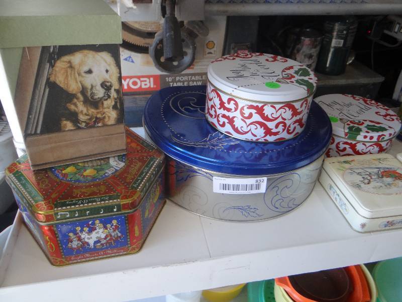 lot 832 image: Lot of tins.