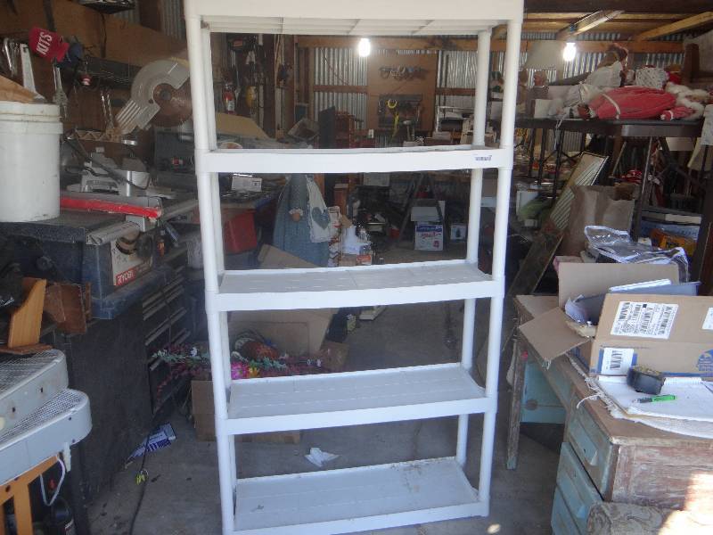 lot 836 image: Plastic shelf.