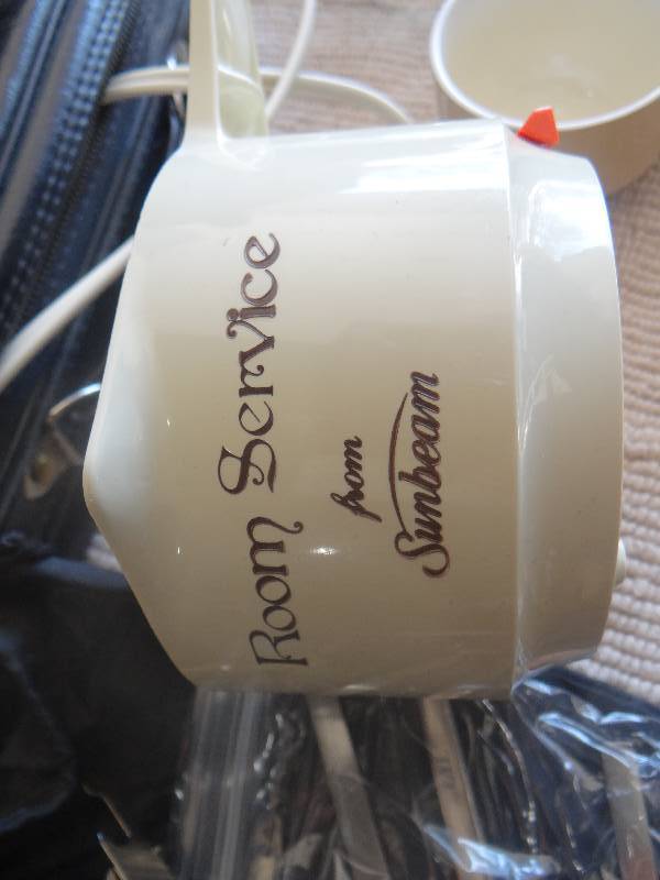 lot 862 image: Room service from sunbeam food warmer.