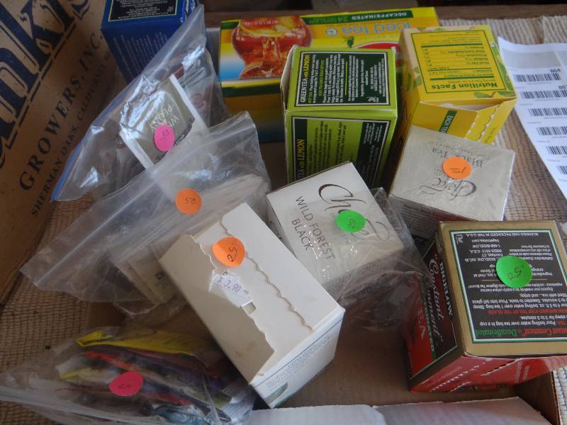 lot 863 image: Lot of tea bags.
