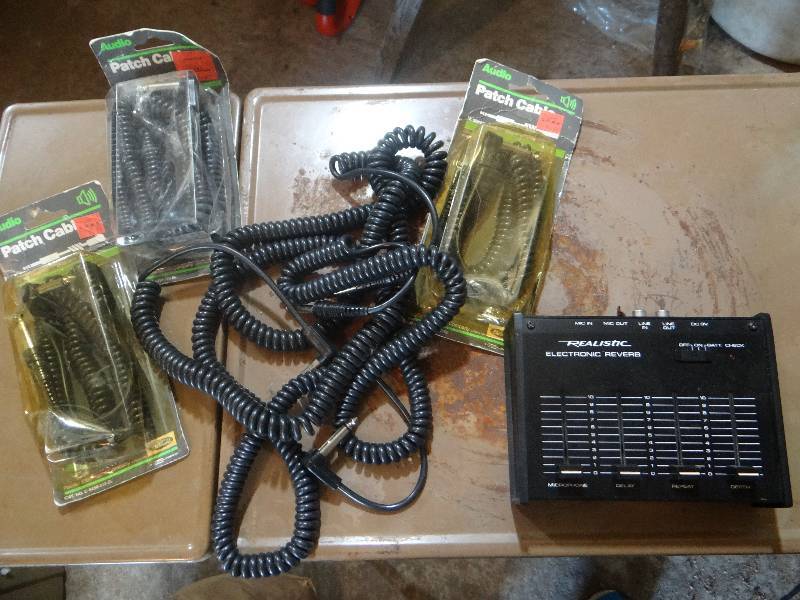 lot 870 image: Misc mixer and guitar cords.