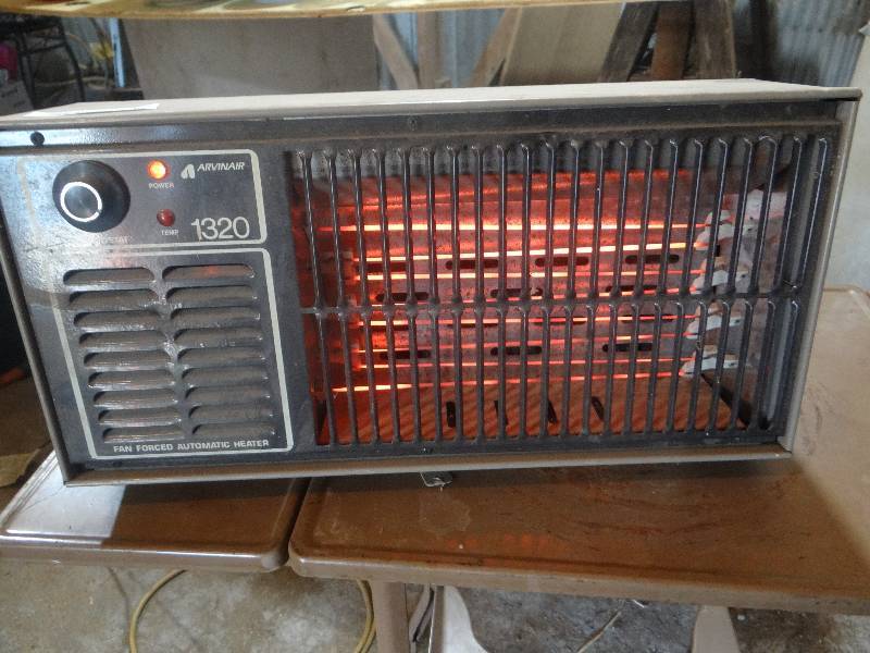 lot 872 image: Working shop heater.