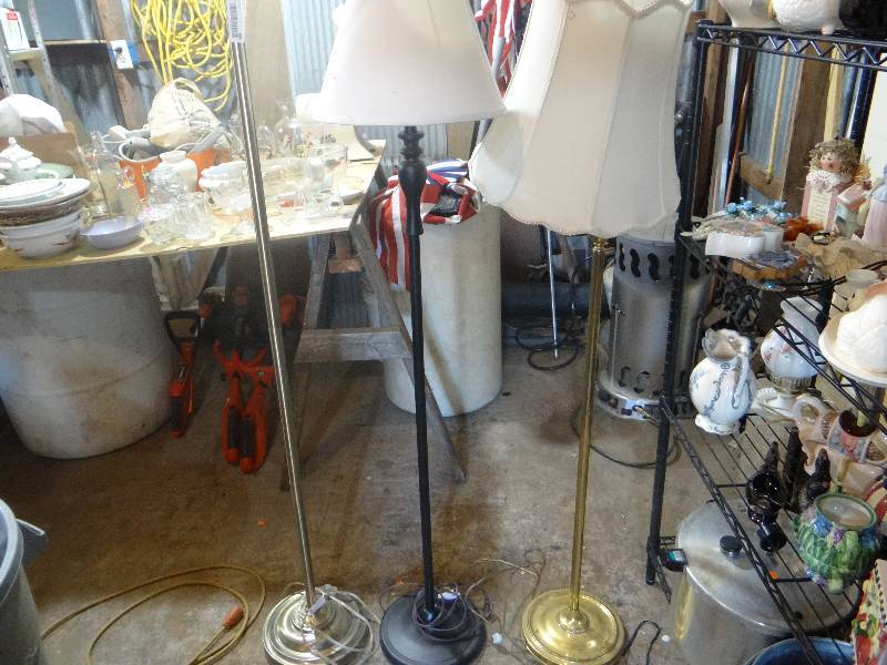lot 886 image: 3 floor lamps.