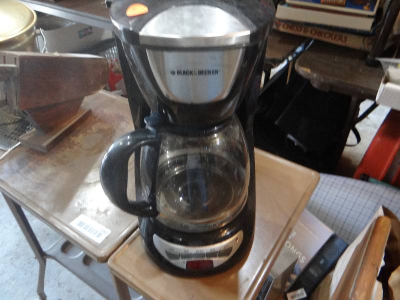 lot 900 image: Tea pot coffee maker and 2 glass canisters.