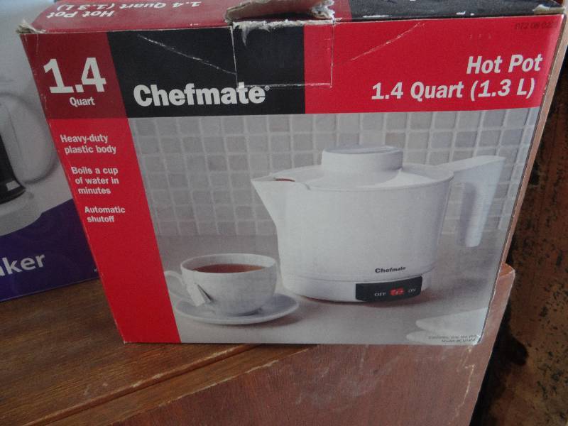 lot 912 image: Chef mate Hot pot in box.