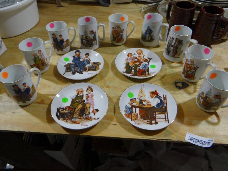 lot 926 image: Norman Rockwell collectible plate and mug set.