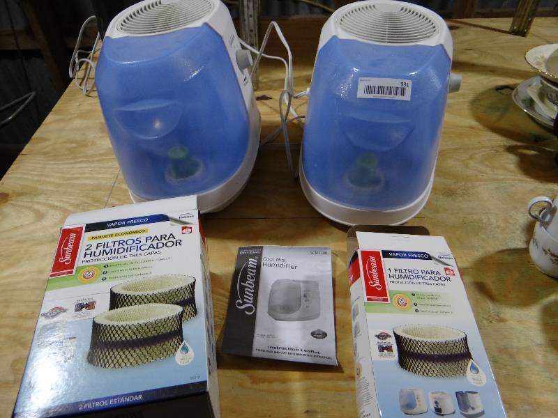 lot 931 image: 2 Sunbeam humidifiers with filters.