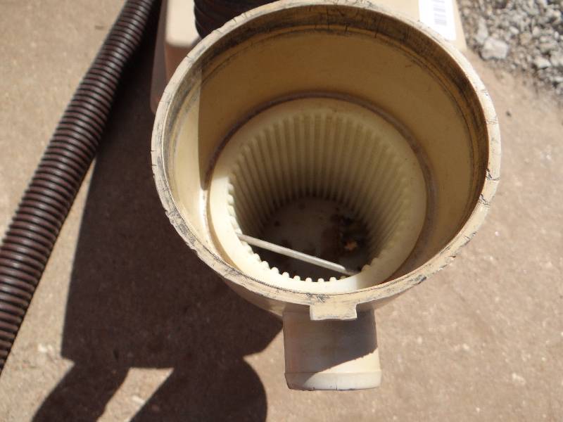 lot 946 image: Pool-Power-Pak pool pump. New motor used on 30 pool.