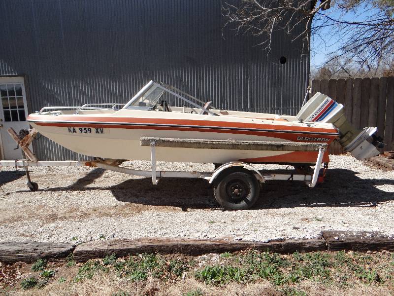 16' Glastron boat with 70HP Evinrude. ran when parked last season., Belle  Plaine, Ks Furniture/ Tools/ Decor/ Boat Auction!