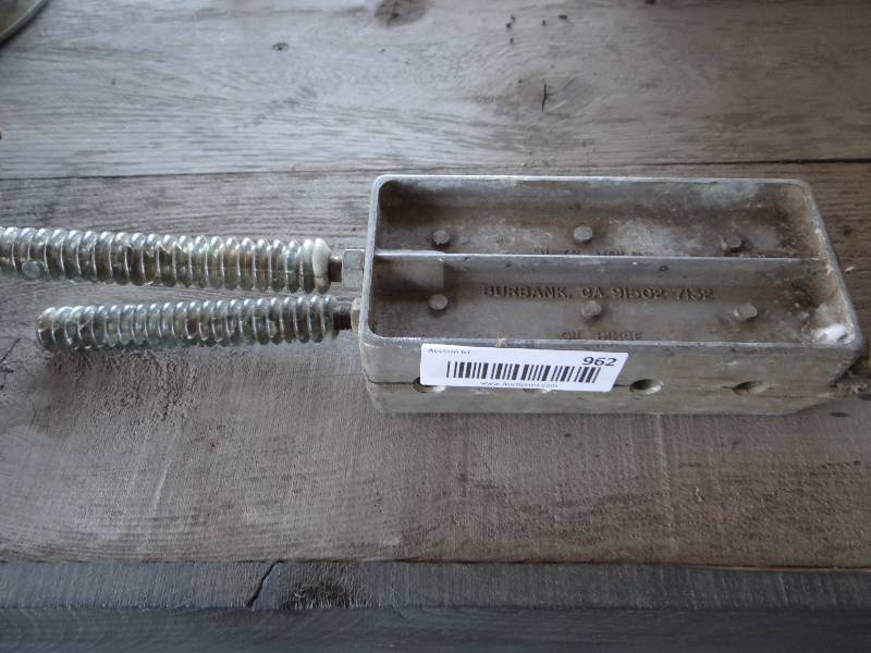 lot 962 image: 1 sinker mold.