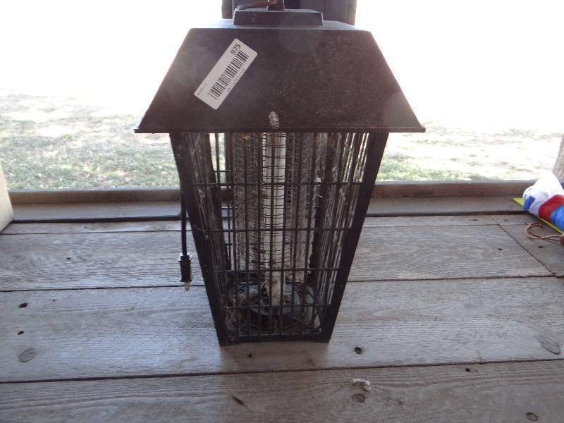lot 975 image: Bug zapper.