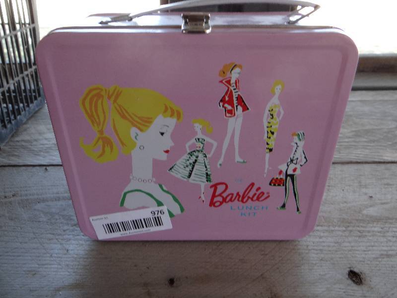 lot 976 image: Barbie lunch box.