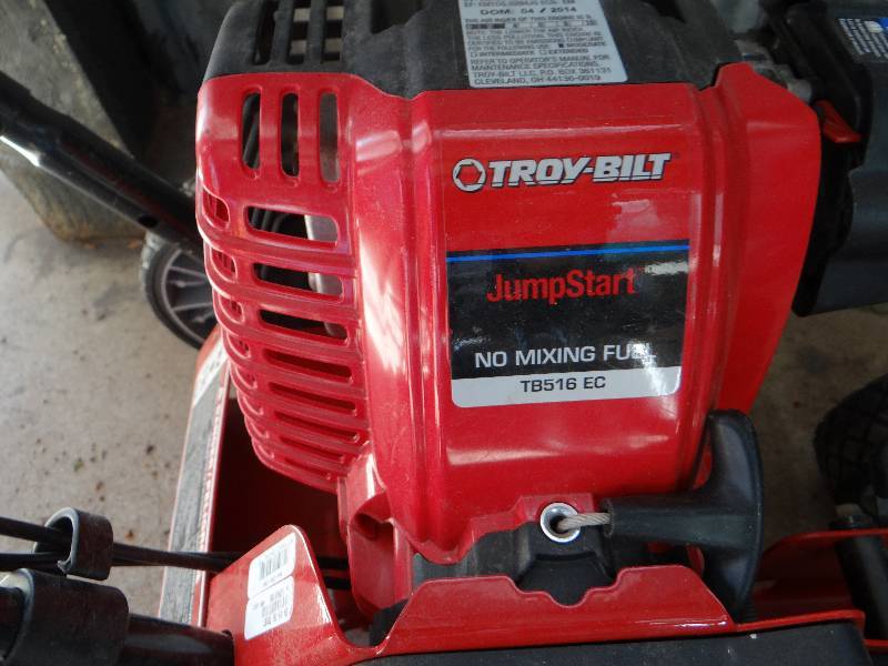 lot 982 image: Troy-Bilt edger, like new.